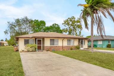 Main picture of 4406 Santa Barbara Blvd