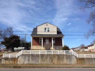 Main picture of 3728 Plantation Rd NE