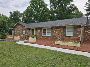 Main picture of 4680 Forest Manor Dr