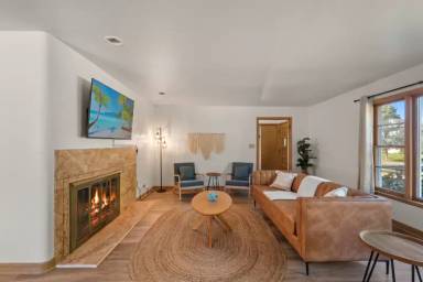Main picture of 2740 N Avondale Blvd