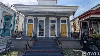 Main picture of 334 S Clark St