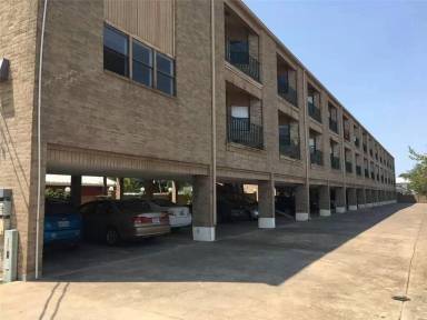 Main picture of 3316 Guadalupe St