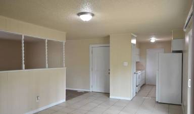 Main picture of 201 Lakeside Rd