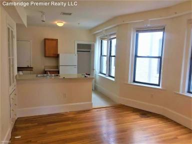 Main picture of 881 Massachusetts Ave
