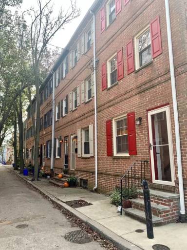 Main picture of 838 Kater St