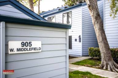 Main picture of 905 W Middlefield Rd
