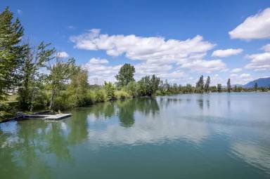 Main picture of 1815 Lower Valley Rd