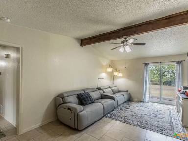 Main picture of 211 W Robin Ln