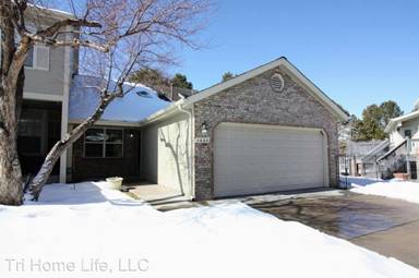 Main picture of 1422 E Nichols Dr