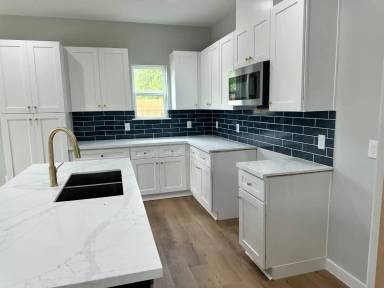 Main picture of 8404 Tate St