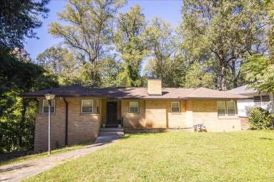 Main picture of 140 Scott Blvd