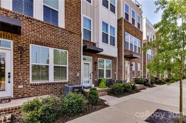 Main picture of 248 Parkwood Ave