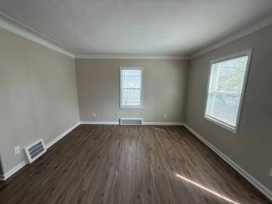 Main picture of 8435 Burt Rd