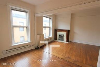 Main picture of 428-438 W Belden Ave