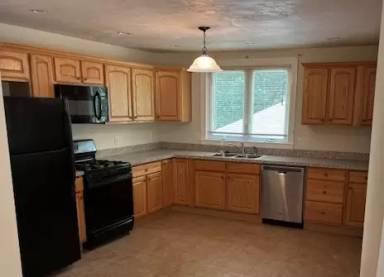 Main picture of 15 Baker Ave