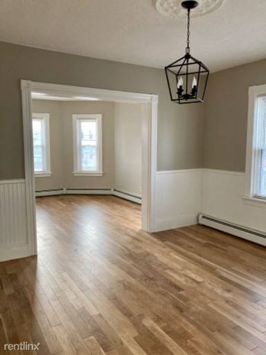 Main picture of 71 Ridge St