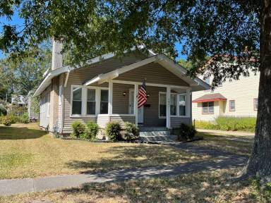 Main picture of 7421 Major Ave