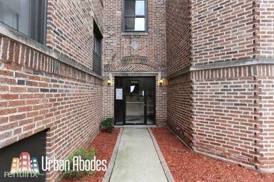 Main picture of 3720 1/2 N Pine Grove Ave