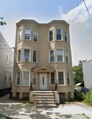 Main picture of 389 Union St