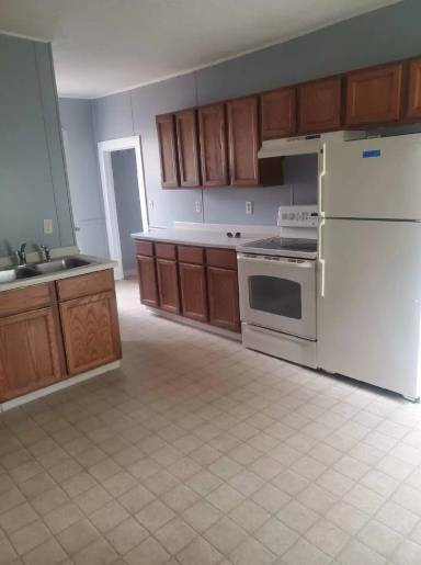 Main picture of 407 W 6th St