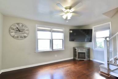 Main picture of 3631 Kemper Rd