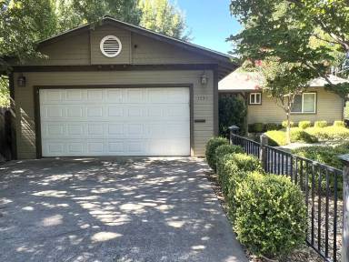 Main picture of 1230 Bidwell Ave