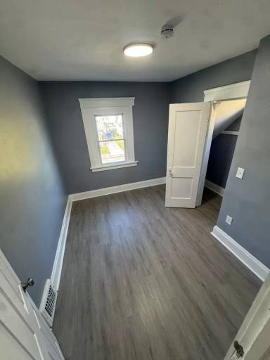 Main picture of 12808 Farringdon Ave