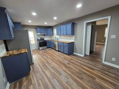 Main picture of 2517 Vestal Ave