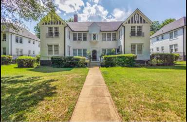 Main picture of 673 E Parkway S