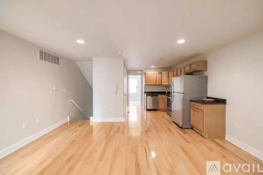 Main picture of 1904 Christian St