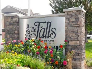 Main picture of Falls at Hunters Pointe Apartments