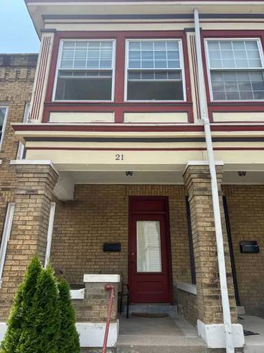 Main picture of 2431 N High St