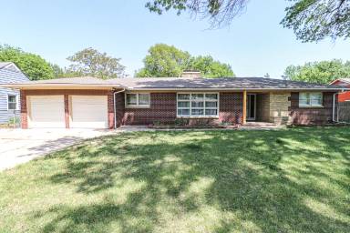 Main picture of 1114 N Parkwood Ln