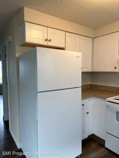 Main picture of 207 25th St NE