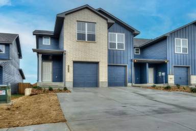 Main picture of 8429 Adelaide Dr