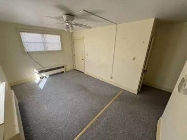 Main picture of 212 W Pine Ave