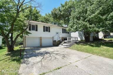 Main picture of 19805 E 17th Ter N