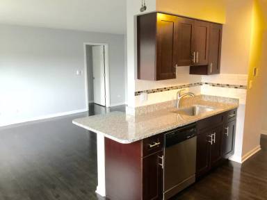 Main picture of 7545 N Winchester Ave