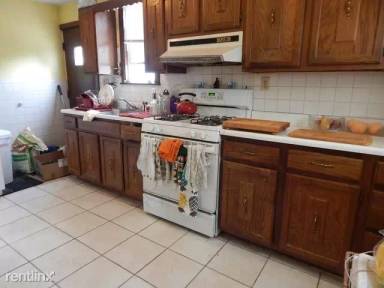 Main picture of 8 Garrison Ave