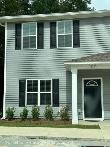 Main picture of 2227 Cedarbrook Ct