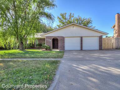 Main picture of 1108 SW 91st St
