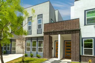 Main picture of 719 Eleanor Ave