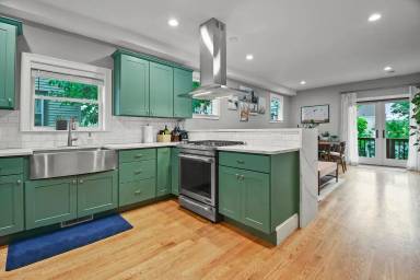 Main picture of 8 Greenleaf Ave