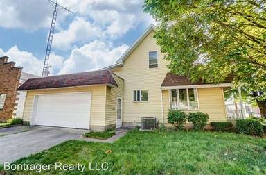 Main picture of 158 W Lincoln St