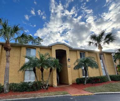 Main picture of 1967 Toucan Way