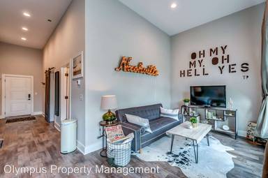 Main picture of 1077 E Trinity Ln