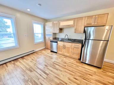 Main picture of 13 Messenger St