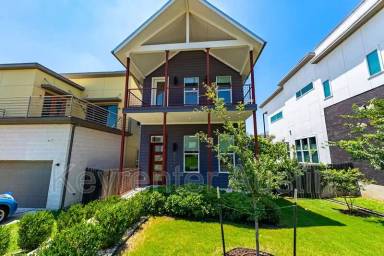 Main picture of 6112 Florencia Ln