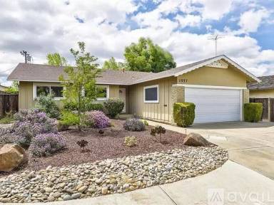 Main picture of 1557 Murre Ln