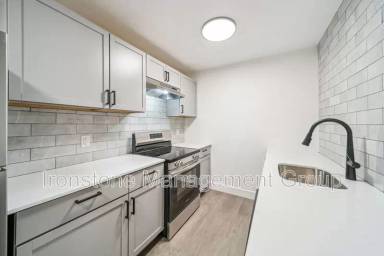 Main picture of 3165 E 49th St